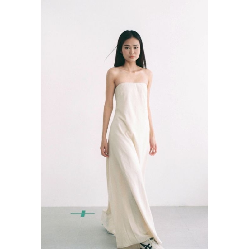 OLALASTUDIO Đầm quây maxi linen màu trắng kem Rapuzel Maxi Dress