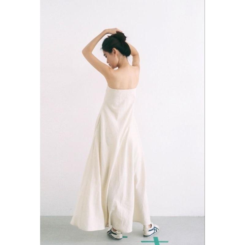 OLALASTUDIO Đầm quây maxi linen màu trắng kem Rapuzel Maxi Dress