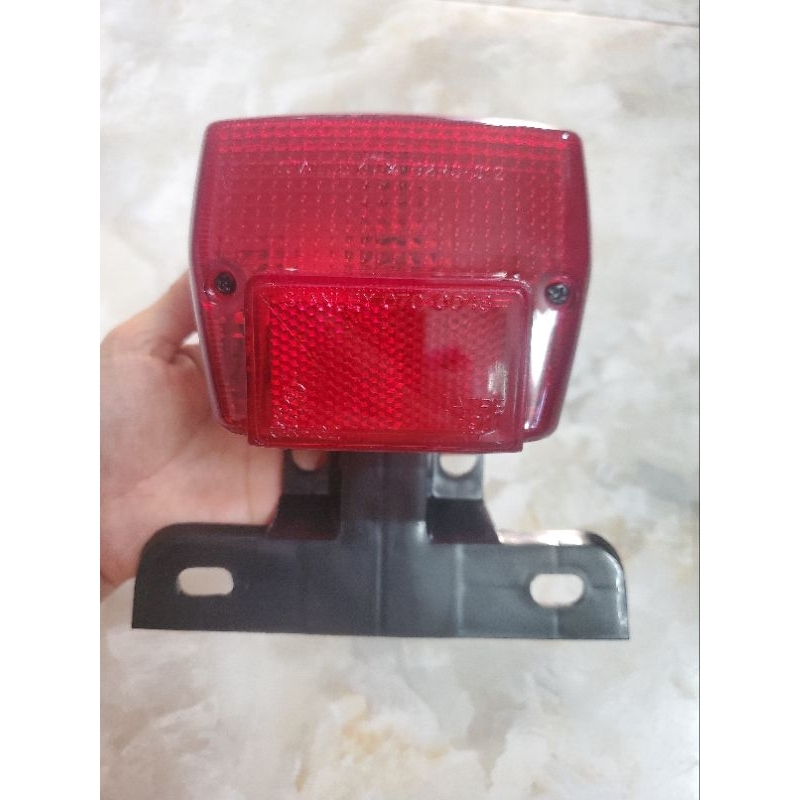 Bộ đèn đuôi sau xe Cúp 82