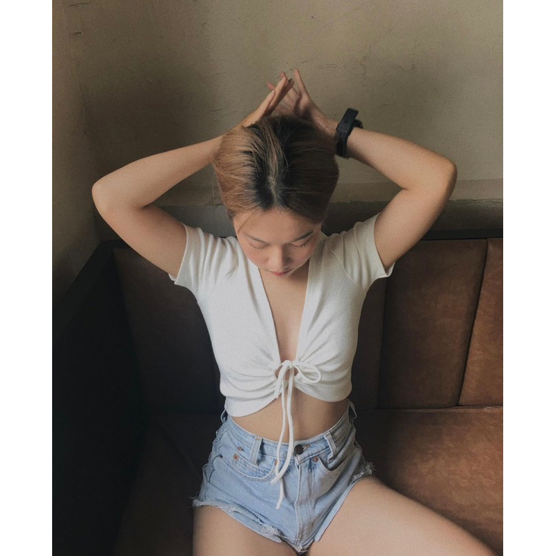 Pass áo croptop thắt ngực