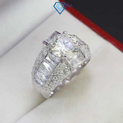 Nhẫn bạc nam Moissanite 10ly xi vàng trắng sang trọng kèm thẻ tra cứu đá, 58 giác cắt NNAM0010 - Trang Sức TNJ
