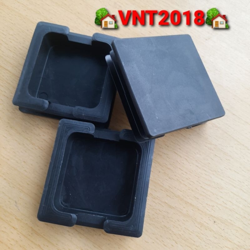 Nút nhựa bịt đầu hộp vuông 75x75mm