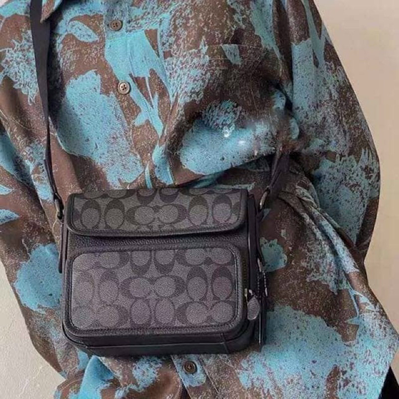 Túi đeo chéo nam Coach Sullivan Flap for men