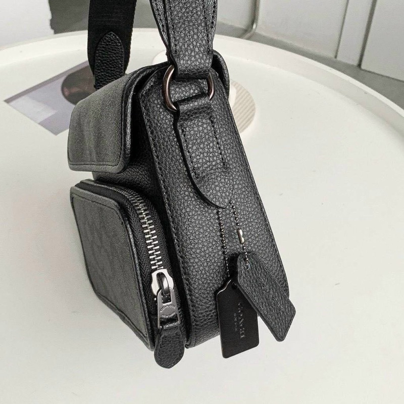 Túi đeo chéo nam Coach Sullivan Flap for men