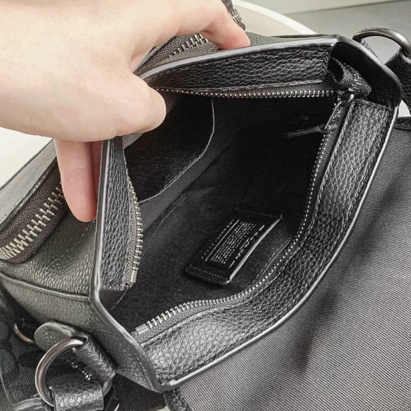 Túi đeo chéo nam Coach Sullivan Flap for men