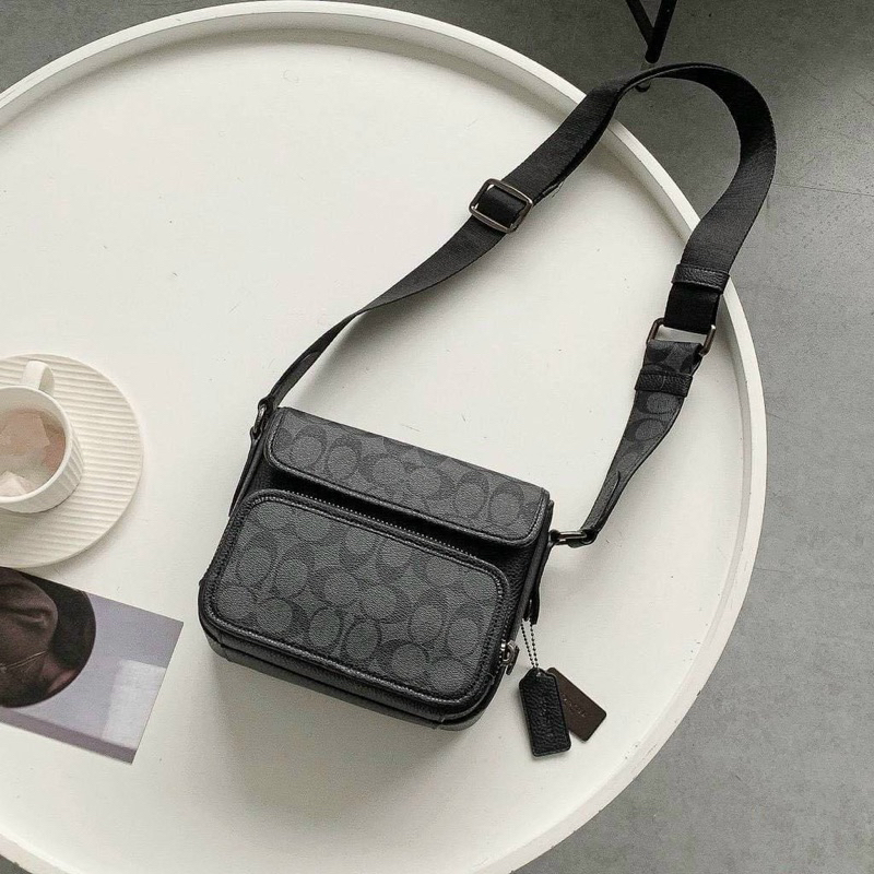 Túi đeo chéo nam Coach Sullivan Flap for men