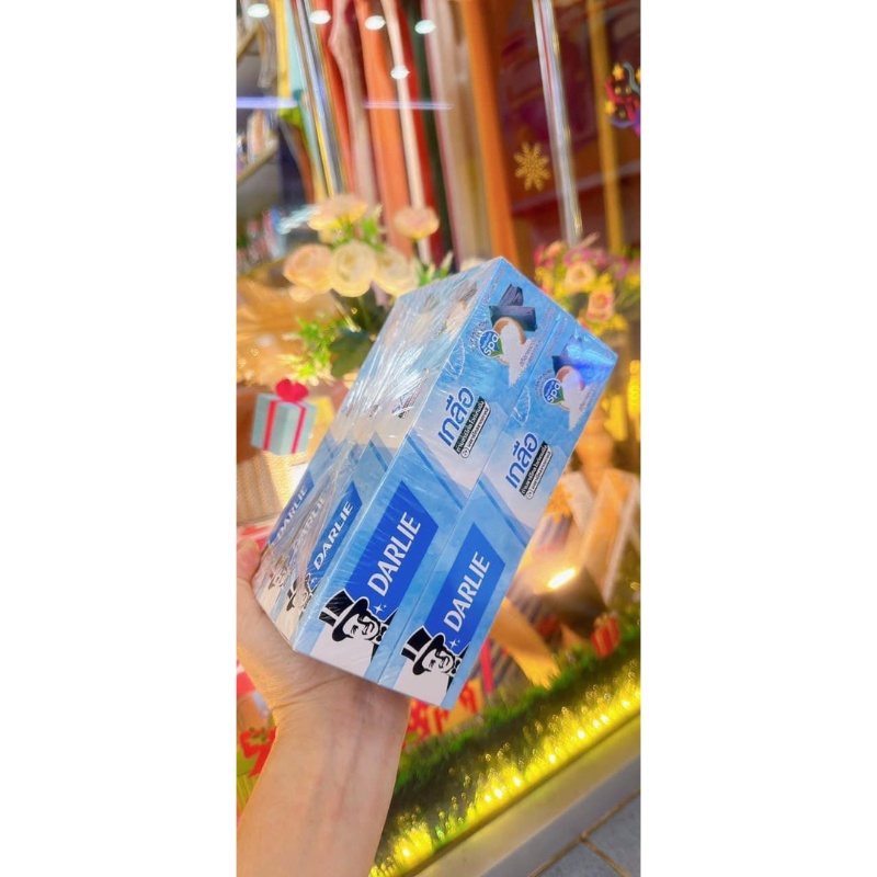 1 Tuýp Kem Đánh Răng Darlie Than Tre Giúp Răng Trắng Sáng, Giảm Ê Buốt