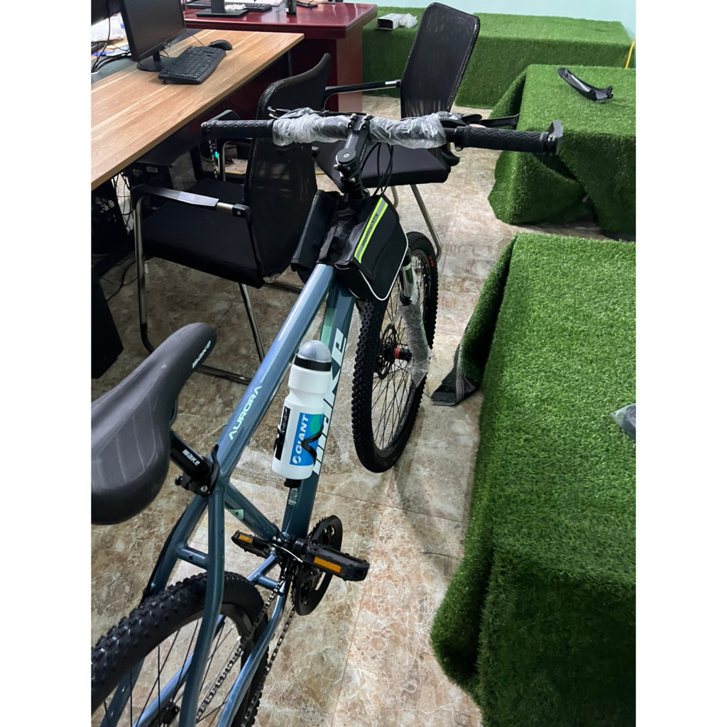 Bình Nước 750Ml Gắn Xe Đạp Kèm Giá Đỡ Chai Nước