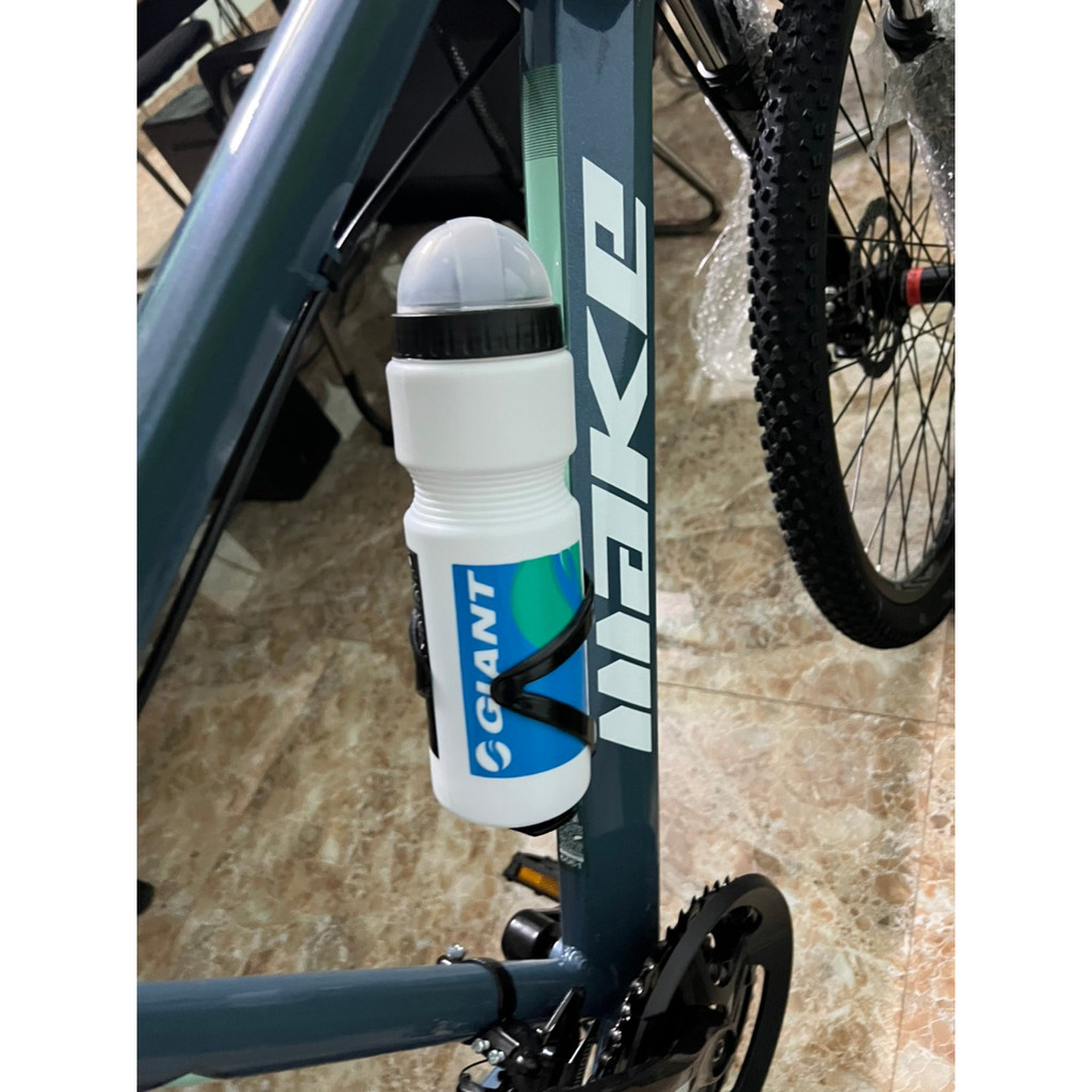 Bình Nước 750Ml Gắn Xe Đạp Kèm Giá Đỡ Chai Nước