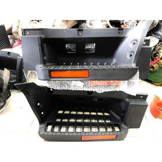 Bệ bước chân, bậc lên xuống xe tải isuzu nqr / npr / nmr