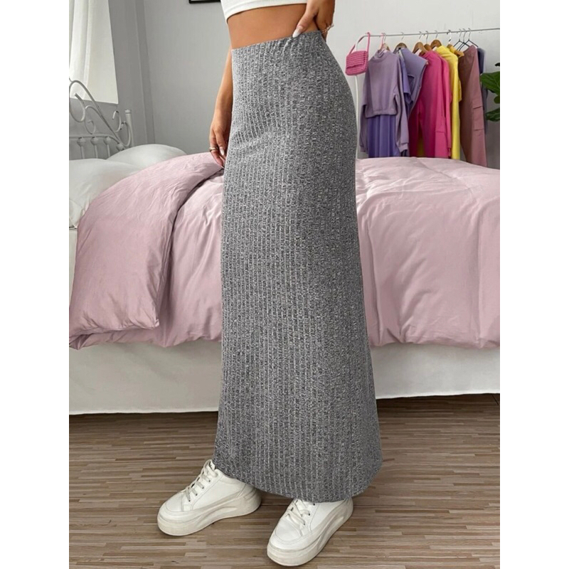 Chân váy maxi,chất gân len mịn đẹp.