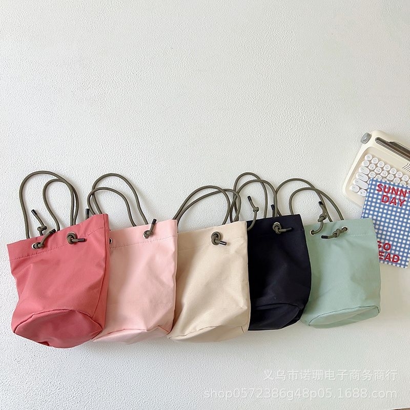 Phụ kiện túi vải có dây quai điều chỉnh cho bé