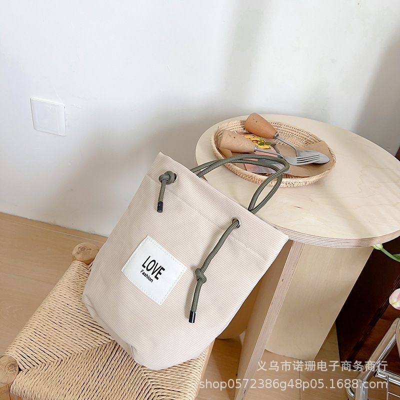 Phụ kiện túi vải có dây quai điều chỉnh cho bé