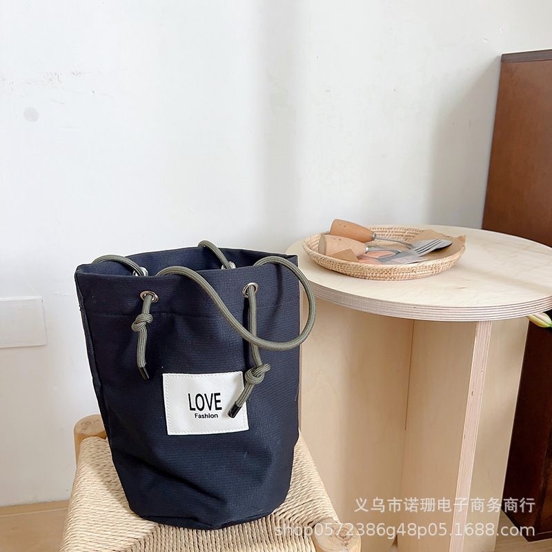 Phụ kiện túi vải có dây quai điều chỉnh cho bé