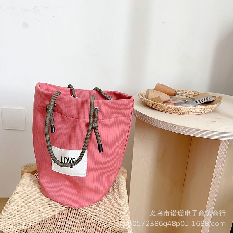 Phụ kiện túi vải có dây quai điều chỉnh cho bé