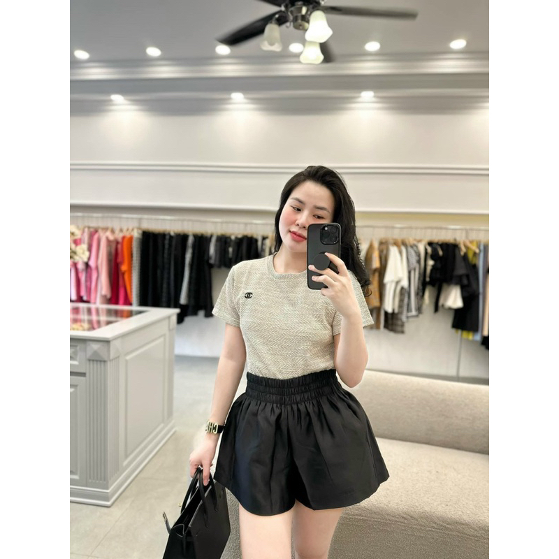 Áo phông nữ nhũ muối tiêu thêu chữ