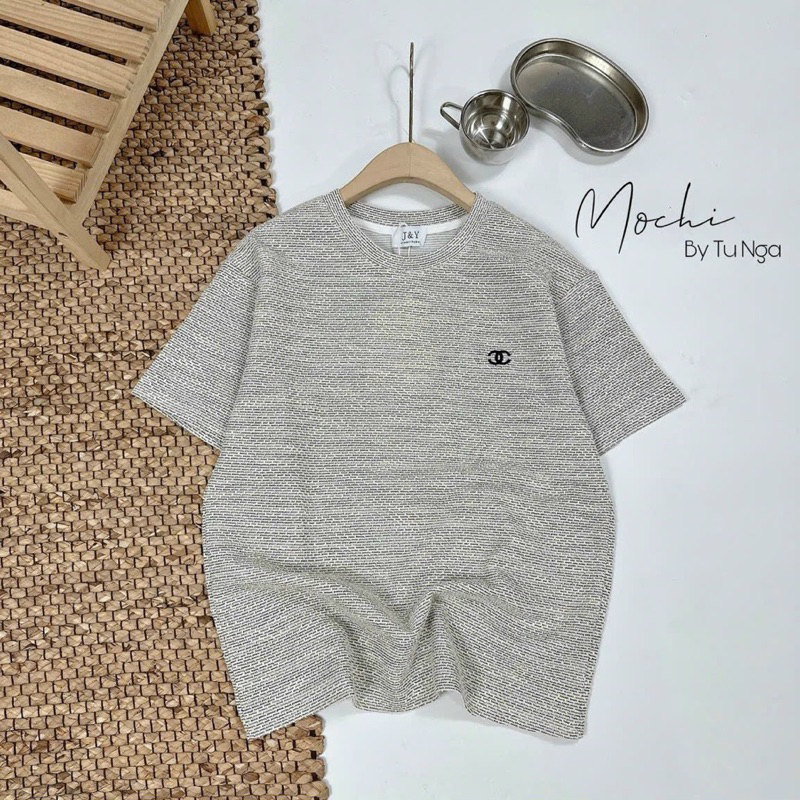 Áo phông nữ nhũ muối tiêu thêu chữ