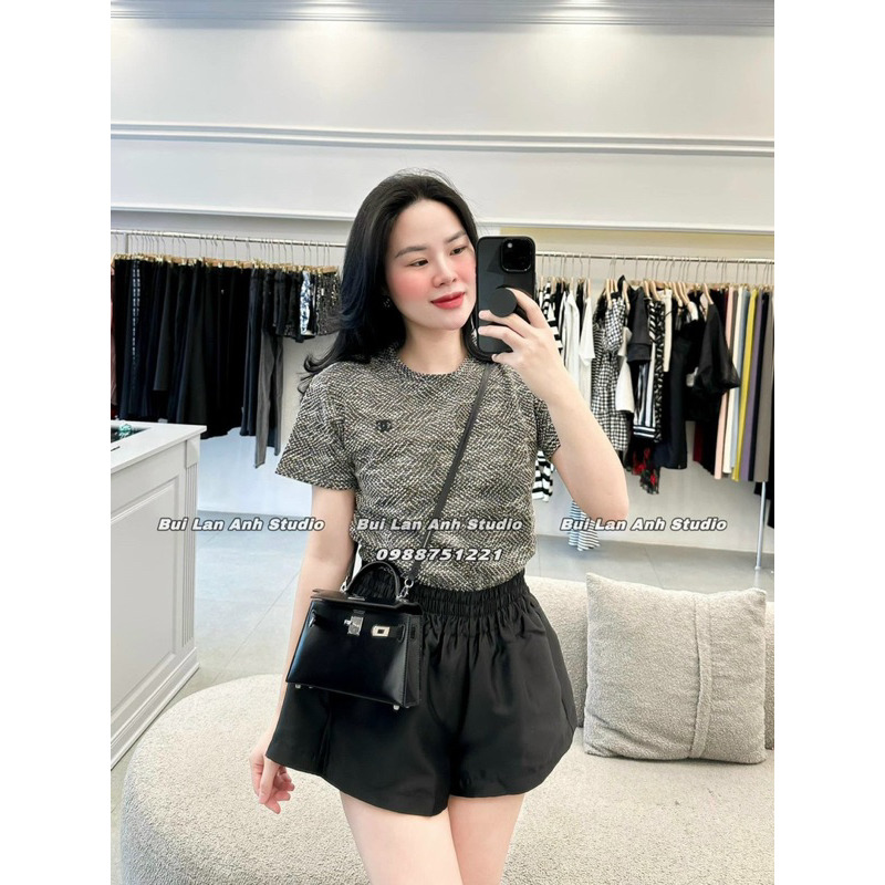 Áo phông nữ nhũ muối tiêu thêu chữ