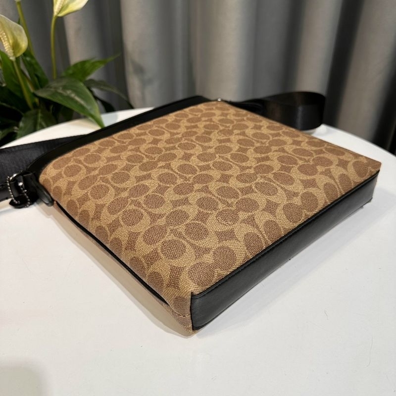 ✨✨GOTHAM SLIM CROSSBODY Mẫu túi nam thanh lịch, đẳng cấp