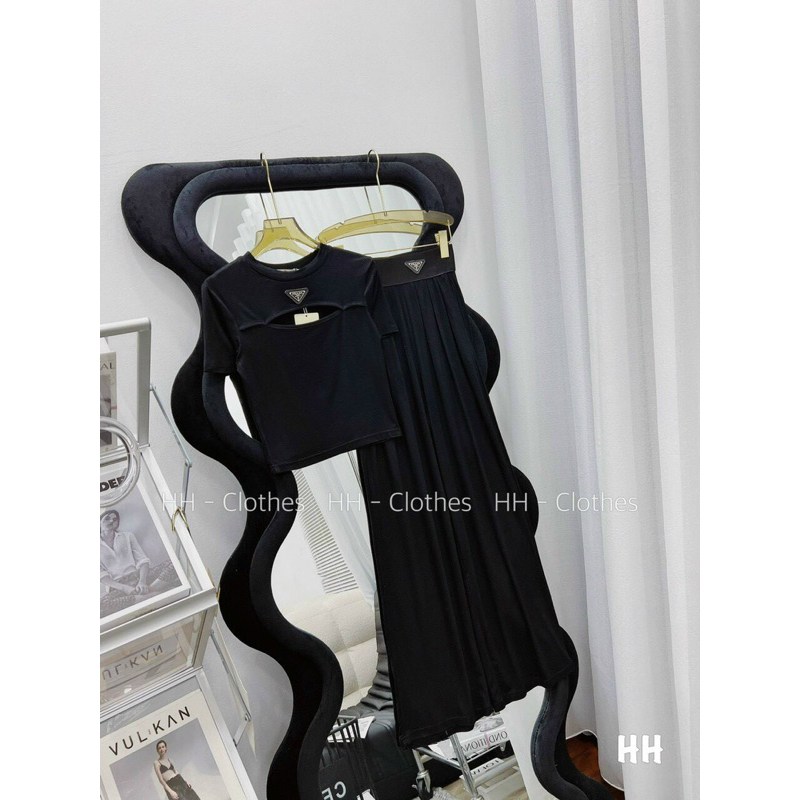 Set Bộ Thun Áo Tay Ngắn Khoét Ngực Hiệu PR + Quần Ống Xuông