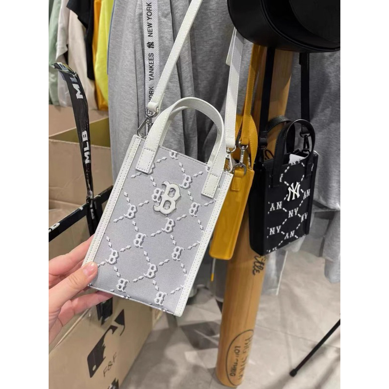 Túi đeo chéo phone bag MLB có sẵn