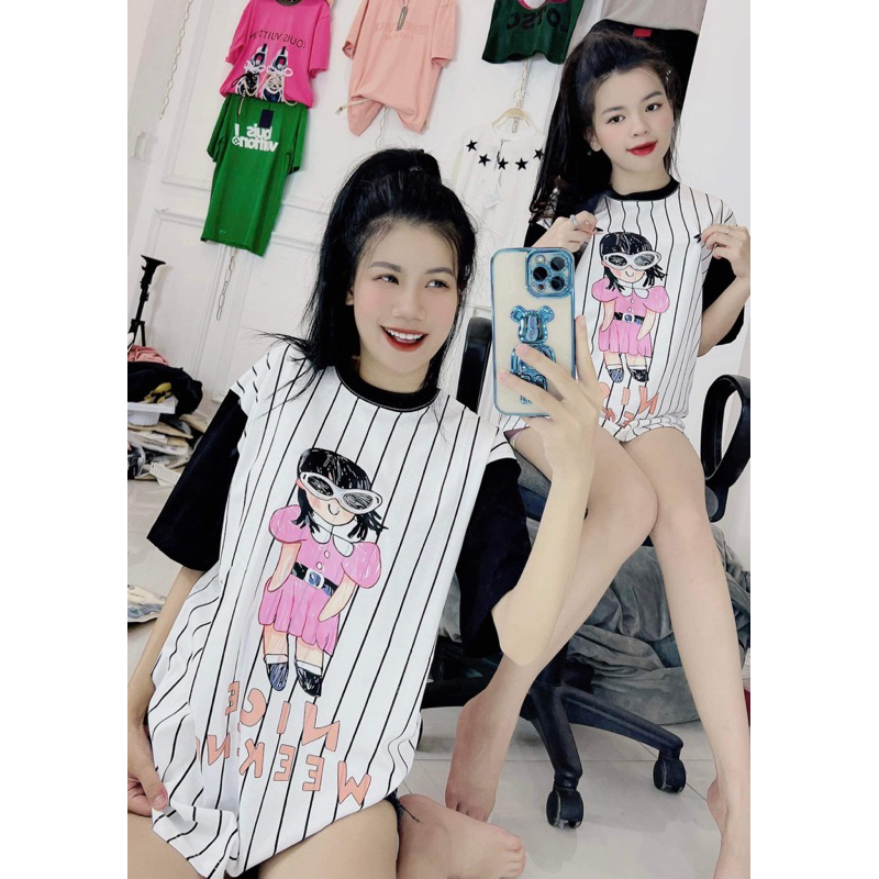 Phông cô gái kẻ phối tay đen