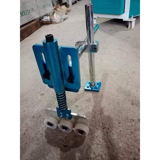 Bộ Cữ Tỳ Phôi 3 Con Lăn Chuyên Dụng Tỳ, Đè, Giữ Phôi Gỗ Xuống Mặt Máy Làm Việc Giúp Tăng Độ An Toàn