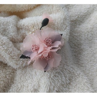 Hoa chùm cài áo handmade Joli màu hồng