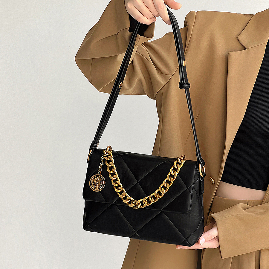 Túi da mềm ô hình thoi - KIYO