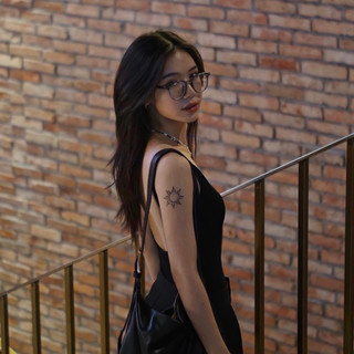 Set áo đen 2s hở lưng quần suông