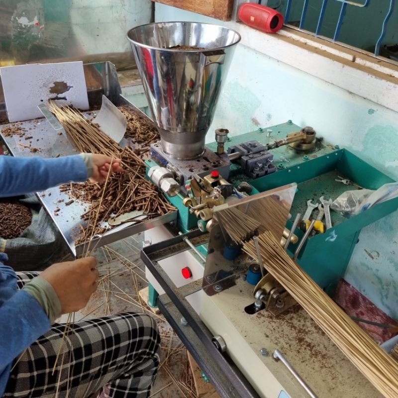 Hương Trầm Bó 1kg 850 Cây -  Hàng Tự Thiên 100% Mùi Thơm Ngọt Ít Khói Không Cây Mắt