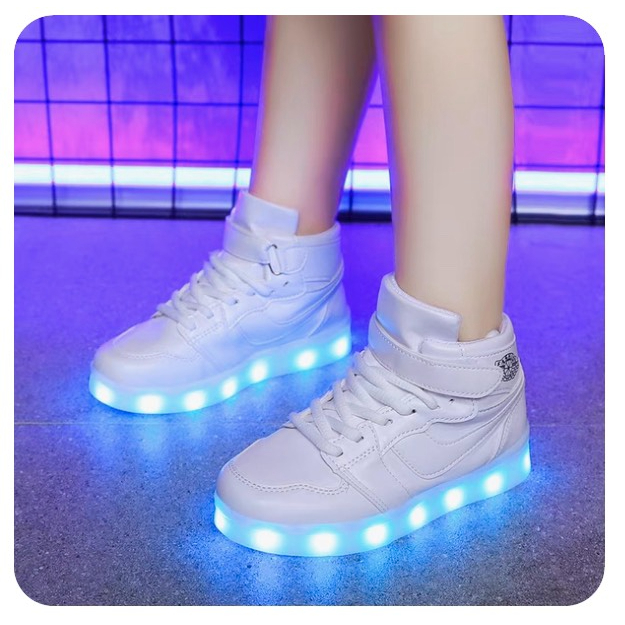 Giày phát sáng có đèn LED sạc USB thông minh chớp điện nhấp nháy 11 chế độ độc đáo cho bé màu trắng GH65 232 Phố Huế