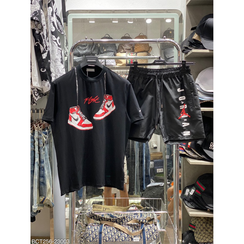 Bộ cộc thể thao hoạ tiết đôi dày nổi bật mạnh mẽ ,new.