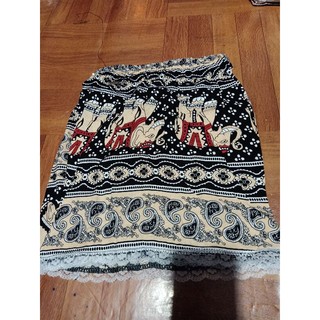 Quần đùi lanh ren thổ cẩm
