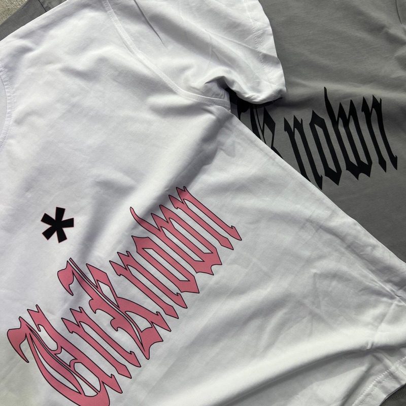 Áo thun tay lỡ cotton "Gothicmedie" Unknown