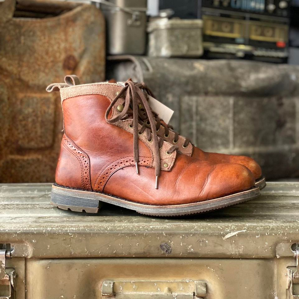 𝑩𝒐𝒐𝒕𝒔 𝑪𝑨𝑻 - Size 42