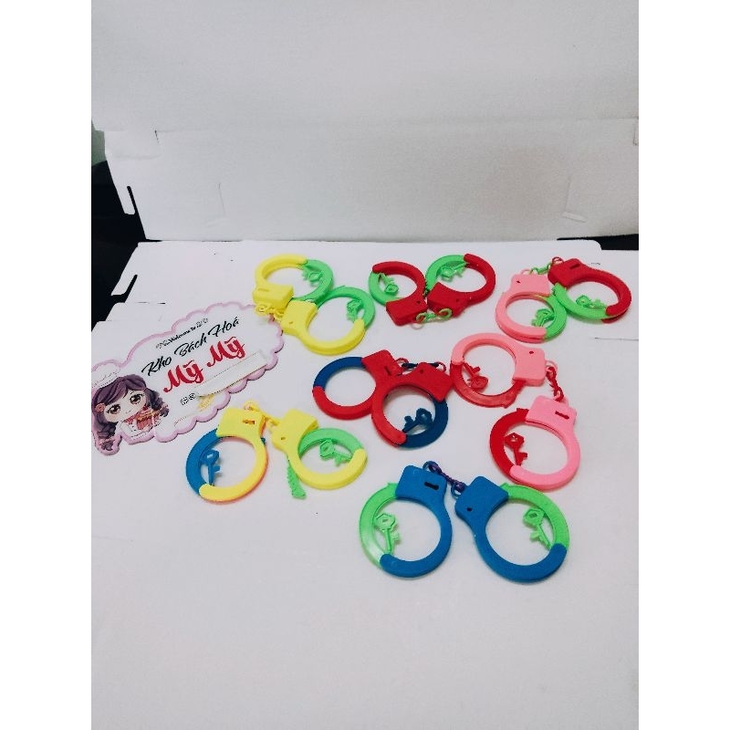 Đồ chơi còng tay số 8 cho bé