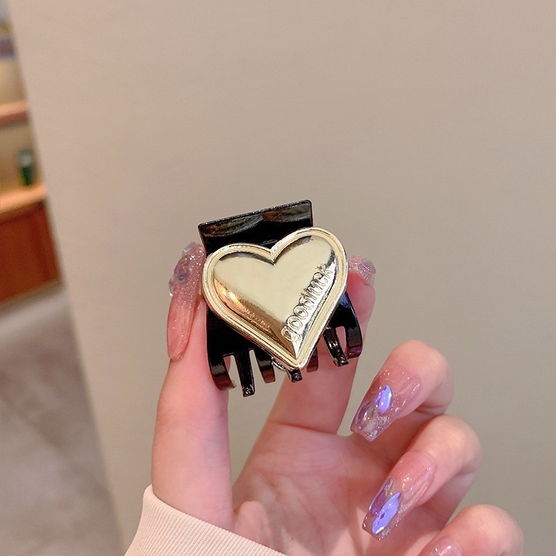 Kẹp càng cua Prada