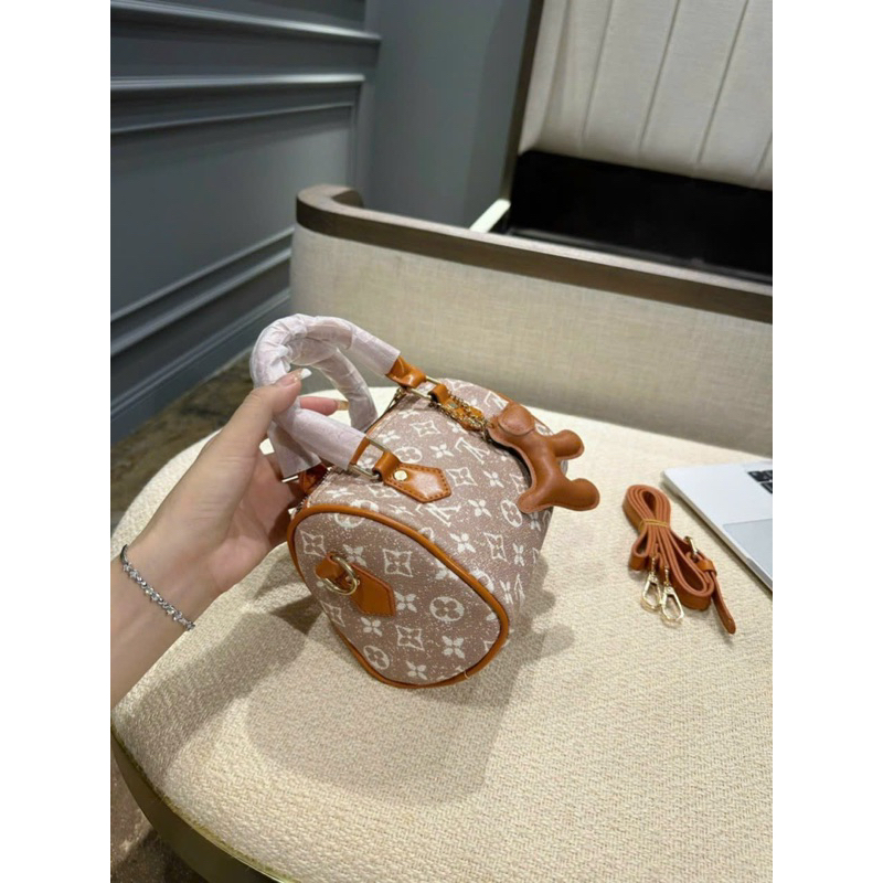 Túi trống LV kèm móc khoá