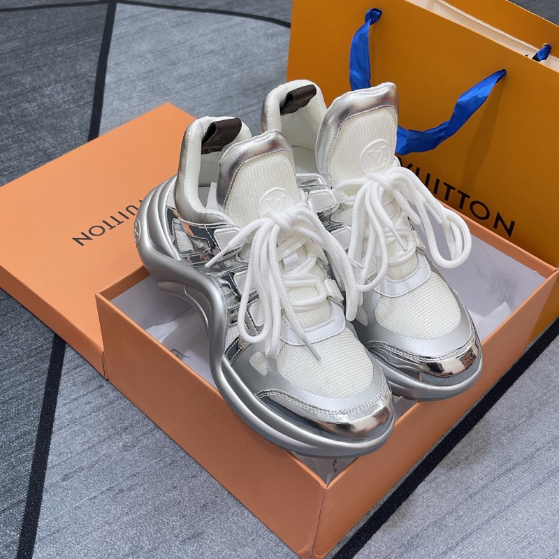 GIÀY L’V TRẮNG BẠC LAI AU SC