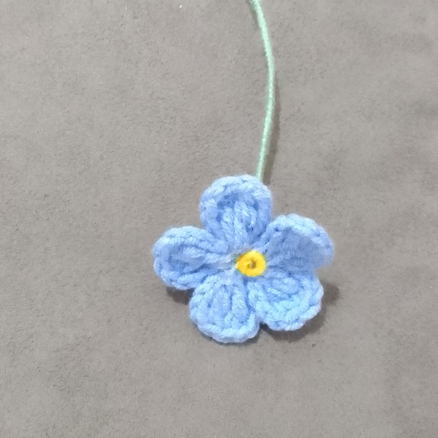 Hoa handmade móc len 6 cánh phong cách mùa hè