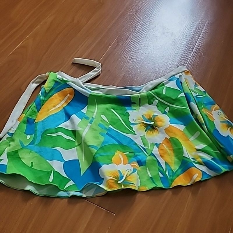 chân váy quây đi biển