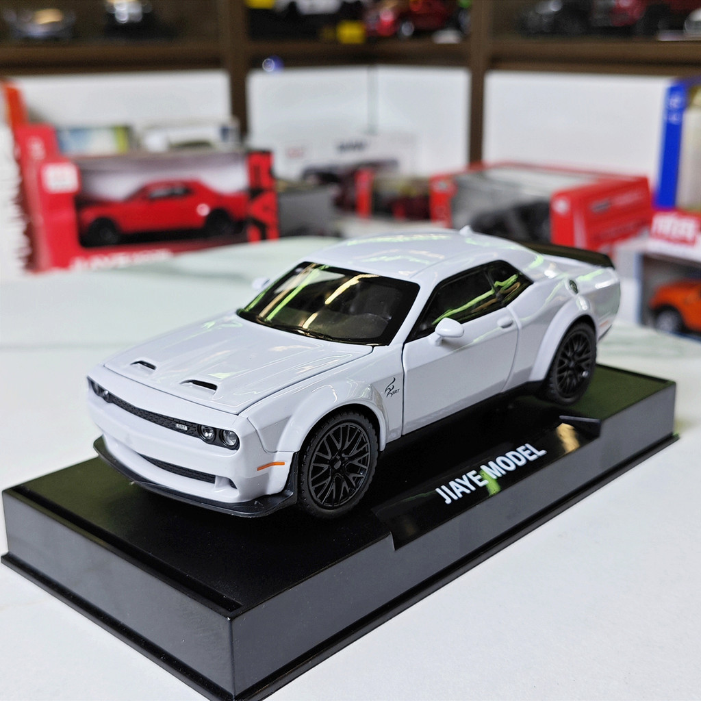 Mô hình xe siêu xe Dodge Challenger Hellcat STR tỉ lệ 1:32 hãng Jiaye 3 màu