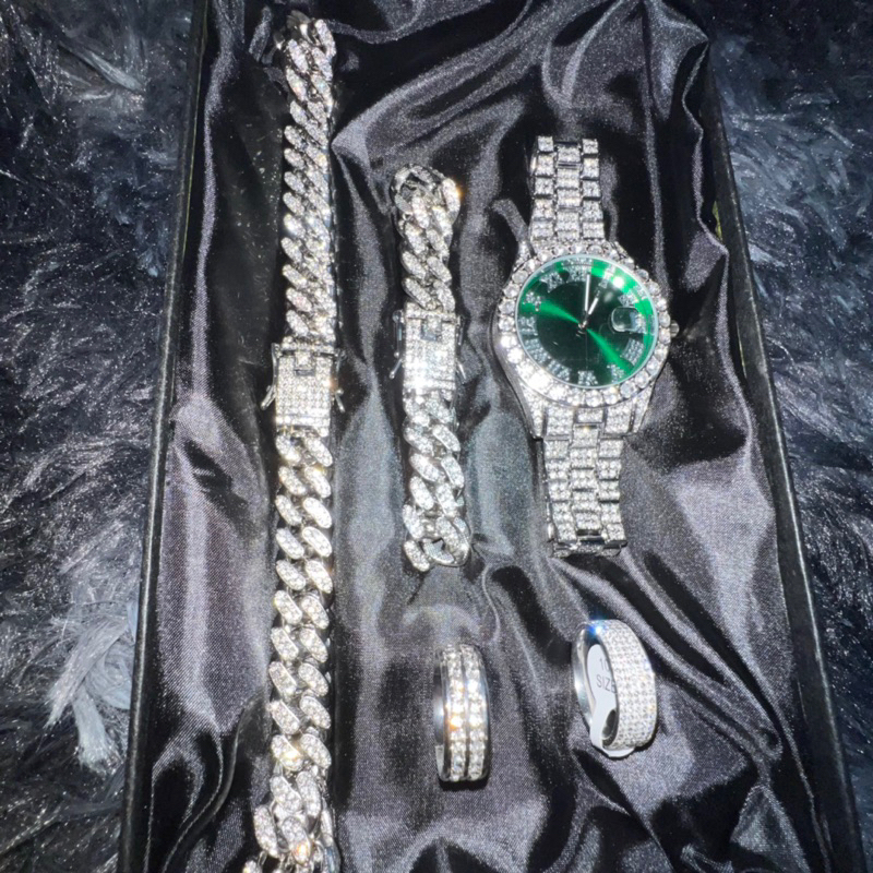 COMBO ĐỒNG HỒ DÂY CHUYỀN VÒNG TAY NAM NỮ ĐÍNH ĐÁ SIÊU CẤP DZG - CW