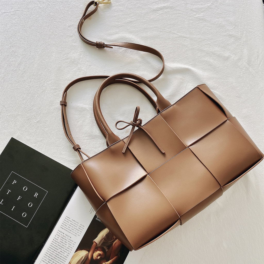 Túi xách tay da đan thanh lịch - CABBAGE