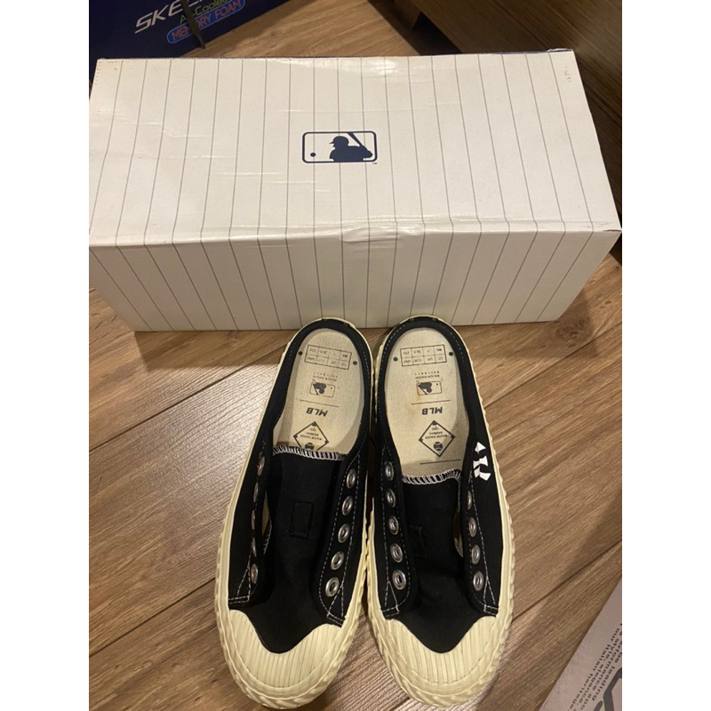 Giày Mule MLB size 3UK auth