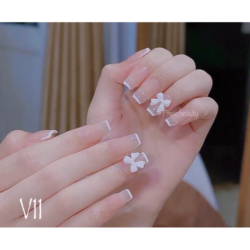 Nailbox kẻ đầu móng , charm nơ thanh lịch