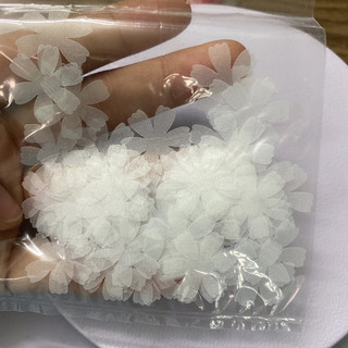 SÉT 50 CÁNH HOA GAI 3cm voan Hàn