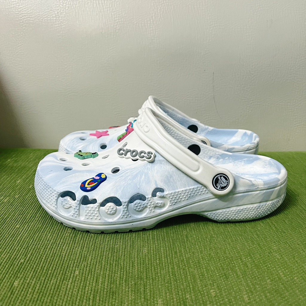 Dép crocs chính hãng mẫu baya clog màu xanh da trời BCSXDT, có tặng kèm sticker trang trí, hàng chính hãng lỗi nhẹ