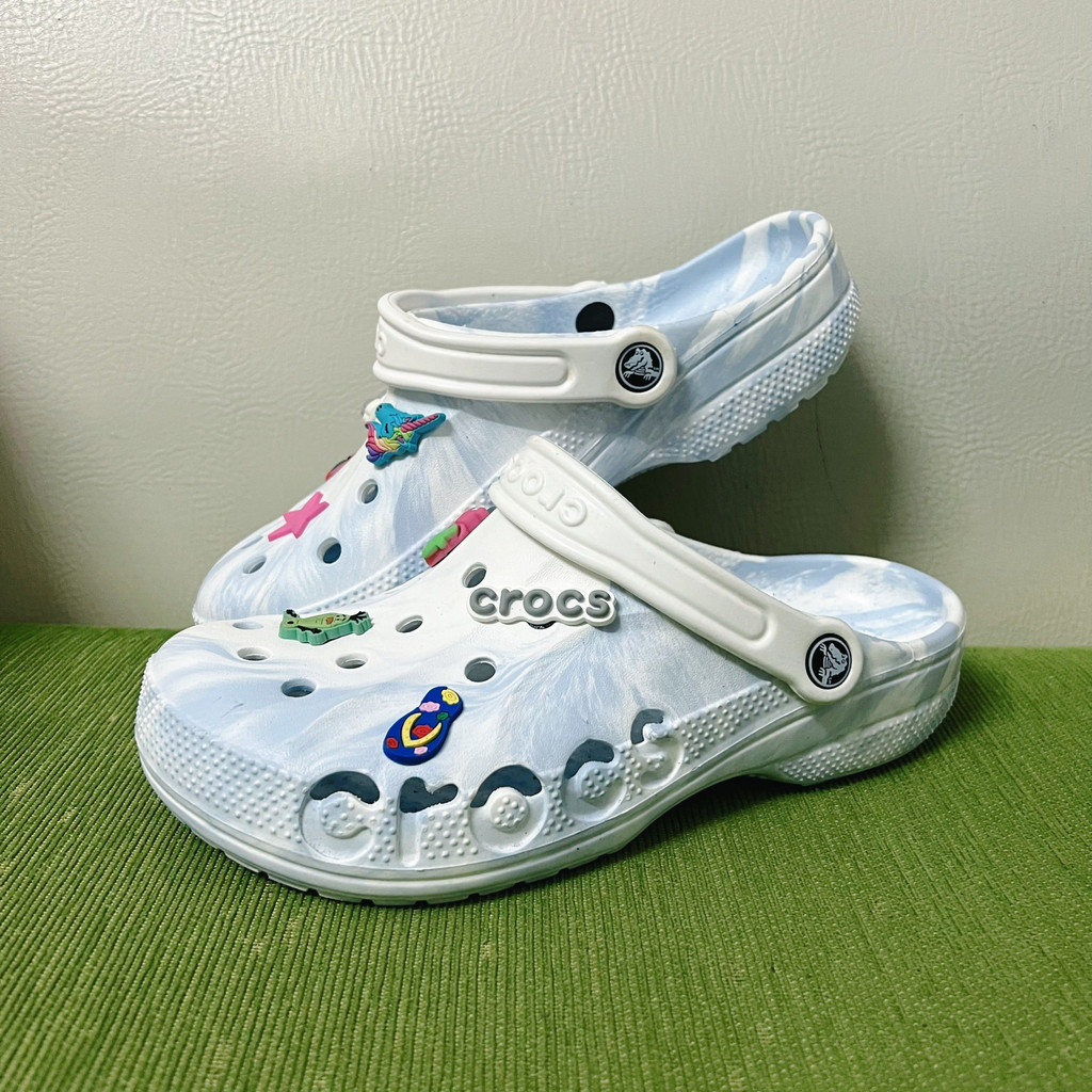 Dép crocs chính hãng mẫu baya clog màu xanh da trời BCSXDT, có tặng kèm sticker trang trí, hàng chính hãng lỗi nhẹ